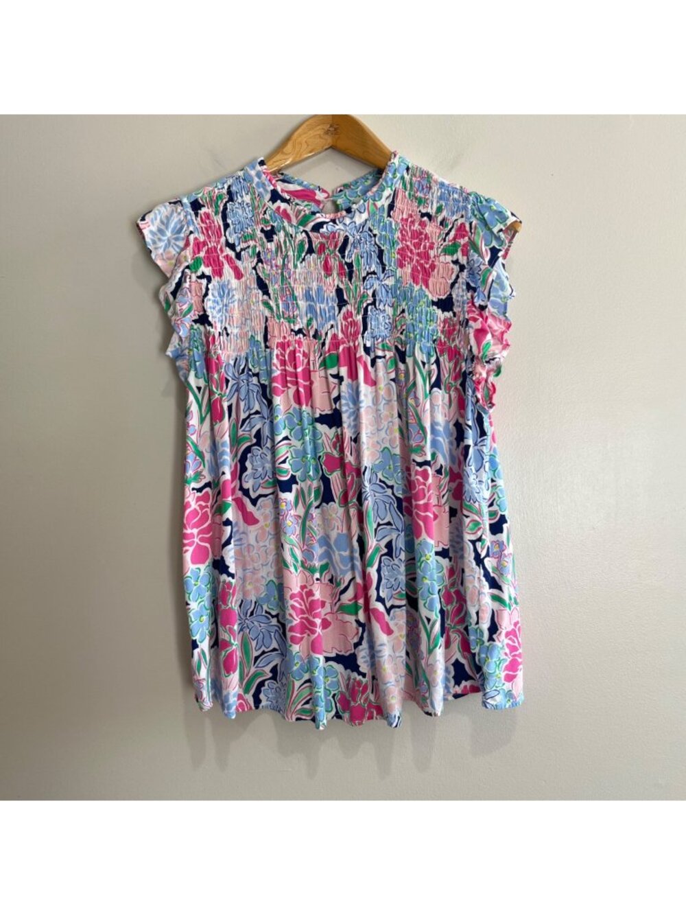 Crown & Ivy Pastel Floral Smocked Flutter Sleeve Blouse Womens 2X High Neck